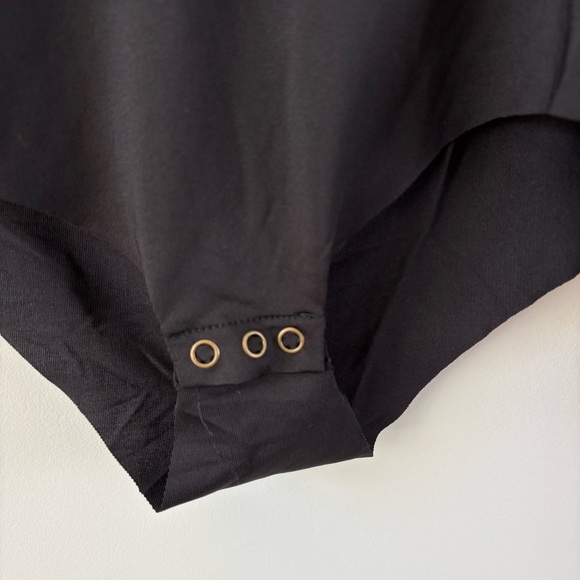 Knot Sisters Long Sleeve Bodysuit Black Medium - Picture 7 of 8